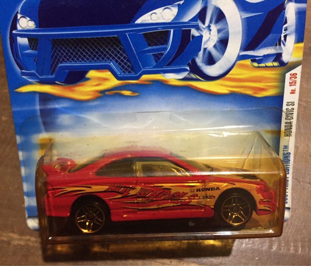 Hot Wheels 2001 First Editions Honda Civic Si (Category: Vehicle & Diecast Models) located in Manila. Submitted by loop1_gaijin (Listing ID 1346867790, Image 3). Description: - 2001 Hot Wheels First Editions series - Honda Civic Si, model EJ7 coupe, Red color, HTF - Mint on Card Condition, collector # 15/36 - Item issue yellowish blister package - Made in Malaysia - Meet Ups at Glorietta or Greenbelt Makati Malls only - Shipping option is OK - Bu