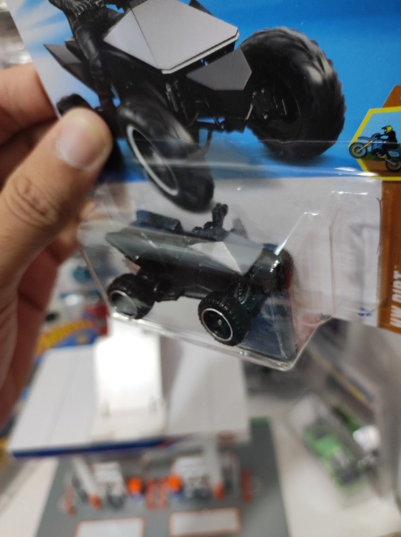 Hot Wheels Tesla Cyberquad // 150php (Category: Vehicle & Diecast Models) located in Quezon City. Submitted by edrielgp (Listing ID 1346856866, Image 3). Description: Hot Wheels Tesla Cyberquad // 150php please CHECK my other hotwheels listing for sale karina or winter? 🤣 Bawal sa maselan -Can do COD around visayas ave quezon city and around sm cherry, circle c, but it depends on the schedule. -if sm north trinoma vertis north, can meet up send 
