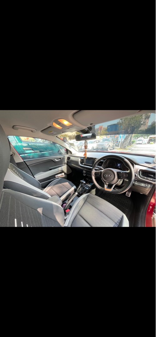 Kia Stonic / Auto62865872812547113