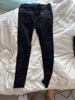 (Category: ) located in . Submitted by berrybearry (Listing ID 1346733853, Image 1). Description: .