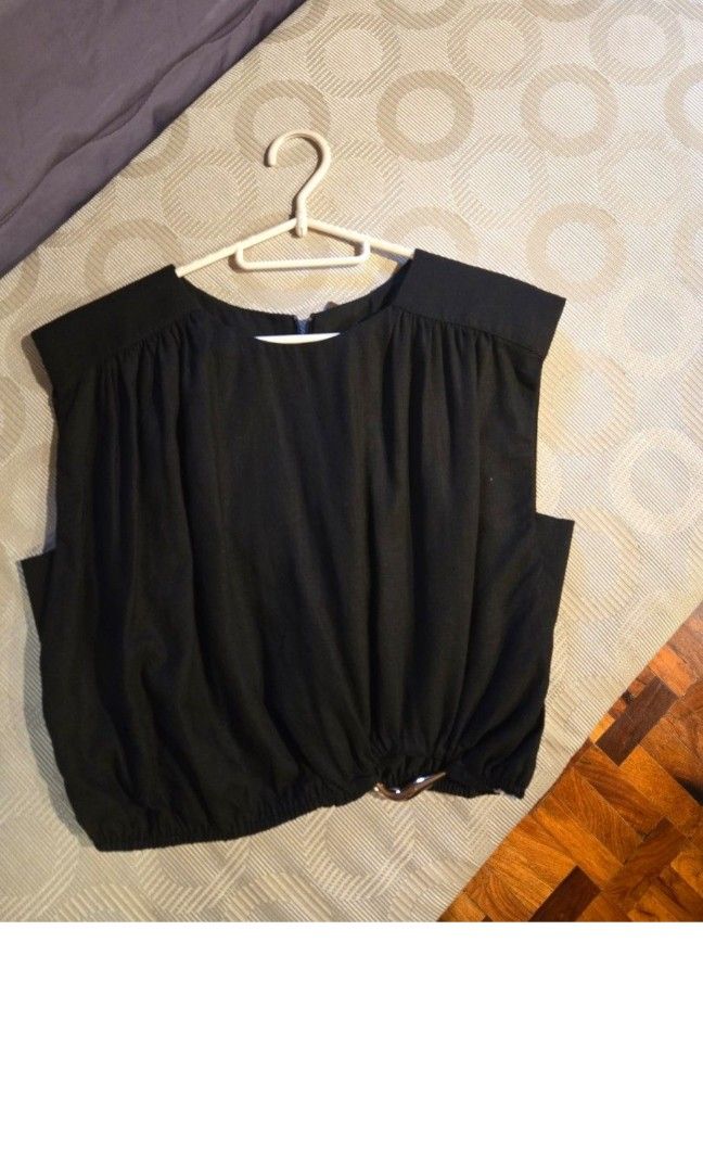 love bonito ruched linen top (Category: Others Tops) located in Makati City. Submitted by cjoy03 (Listing ID 1346735702, Image 3). Description: size small looks so chic!.