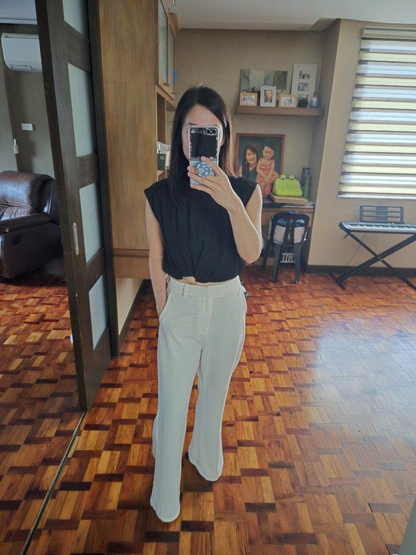 love bonito ruched linen top (Category: Others Tops) located in Makati City. Submitted by cjoy03 (Listing ID 1346735702, Image 2). Description: size small looks so chic!.