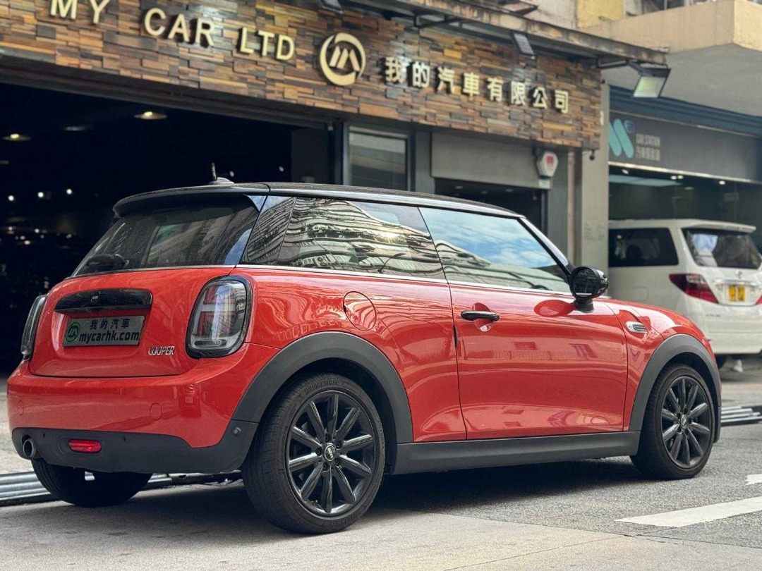 MINI MINI Cooper F55 Auto62863129836161112