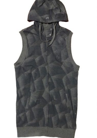 Mlb 2009 Vest Hoodie Zip Up (Category: Vests) located in Mandaue City. Submitted by cdxd4thirty (Listing ID 1346789794, Image 2). Description: No issues. Good condition. No fading. Tag 2009 Approval Stamp Length 32 Width 16-19 Shipping JnT. 80-120₱.