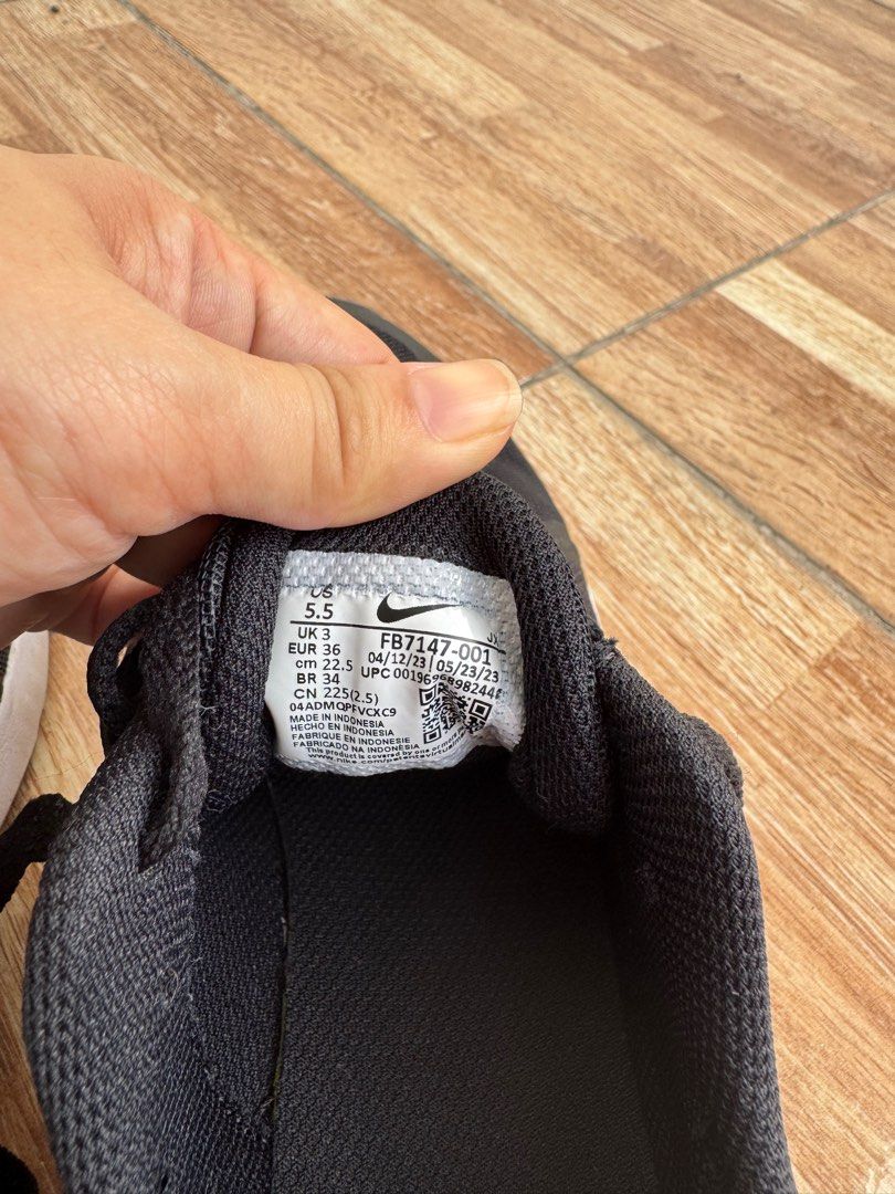 Nike Training Shoes Size 5.5 (Category: Sneakers) located in Santa Ana. Submitted by davyjoy (Listing ID 1346677890, Image 3). Description: Nike In-Season TR13 Prm Black size 5.5 Comes with box Used twice indoor only.