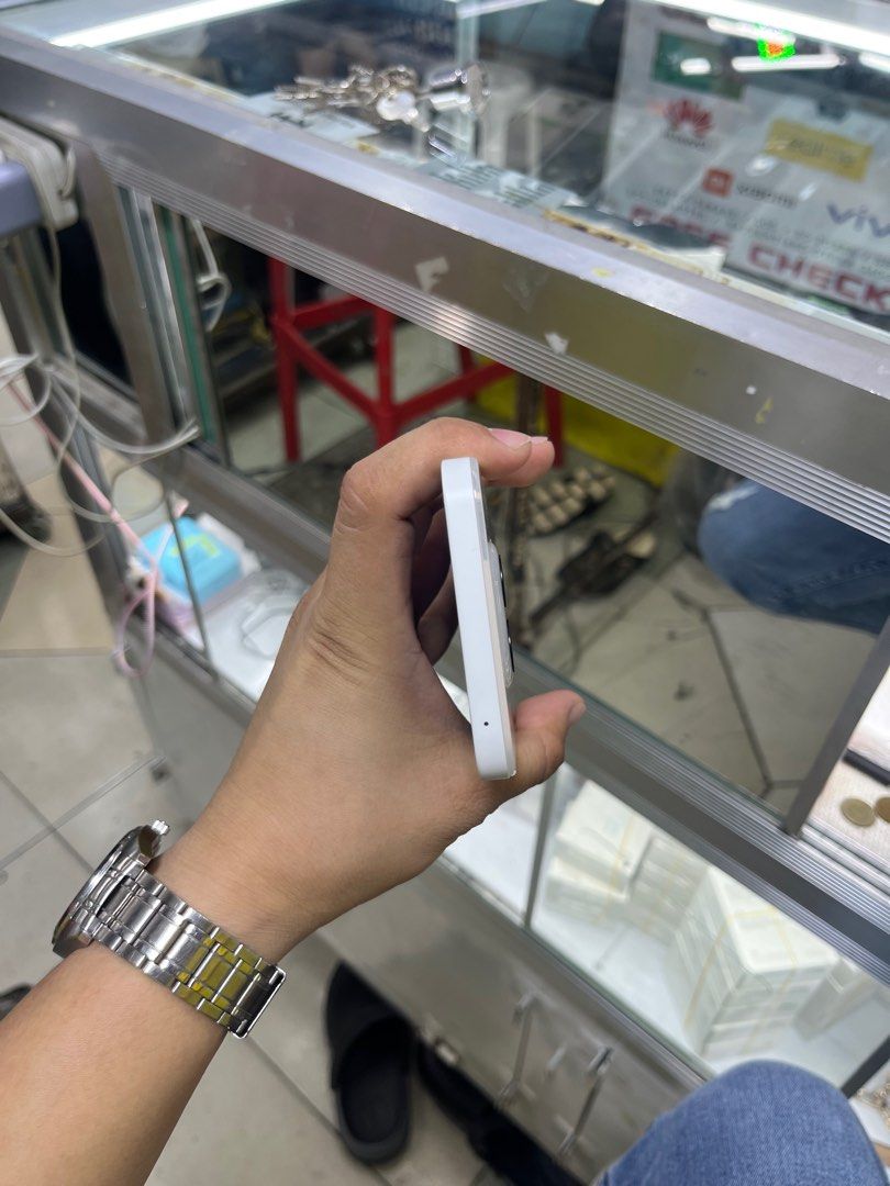NOTHING PHONE 2A 128GB OPENLINE NO ISSUE (Category: Android Others) located in Manila. Submitted by mrkim_gadget (Listing ID 1346680854, Image 3). Description: Onhand| NOTHING PHONE 2 A •128GB •Openline •99% Smooth •Never been Repaired •No Hidden Issues •Can Reset Anytime •Test to Sawa •NOT Refurb INCLUSION CLEAR CASE CHARGER TEMPERD •Mode of payment •Cash •Gcash •Bank Transfer We Open for COD (INYO PO SF) Pick-Up at my Shop in Greenhills Shoppin