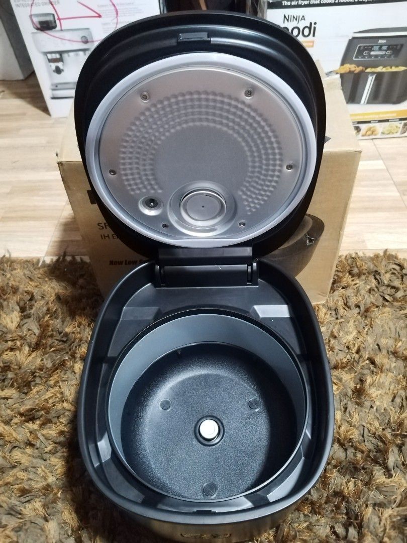 Panasonic Low Sugar Induction Heater Rice Cooker (Category: Cookers) located in Taytay. Submitted by mikz_1303 (Listing ID 1346768406, Image 1). Description: Panasonic Low Sugar Induction Heater Rice Cooker 📌 Model : SR-HL151 📌Easy Cook Low Sugar Rice 📌220V 📌Capacity : 1.5L 📌Php 12,000 📌Australian Mall Pullout 📌Use as Demo and Display Unit 📌With Box and Manual Pm me for more info.....
