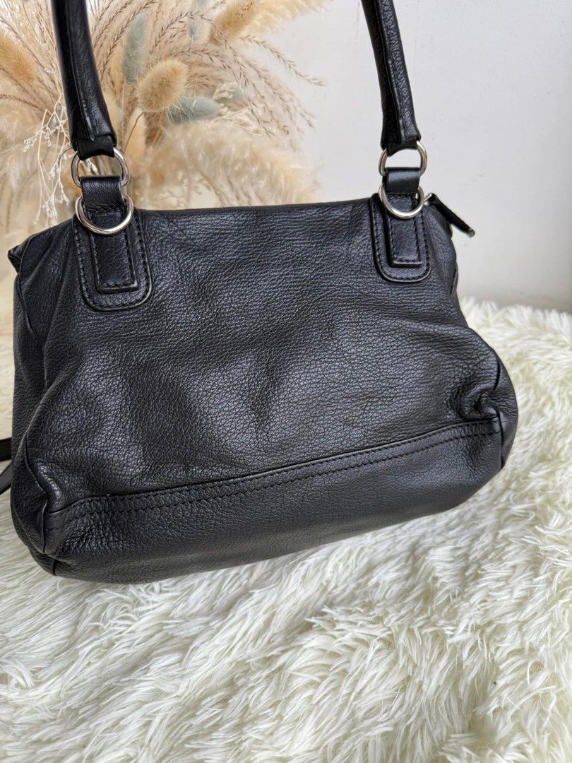 Pandora small (Category: Luxury Bags & Wallets) located in Santa Ana. Submitted by astonandariana (Listing ID 1346672430, Image 3). Description: .