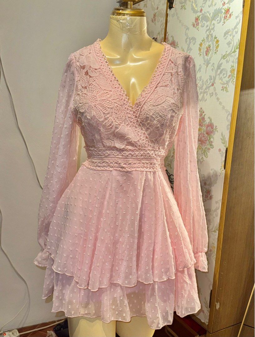 Pink long sleeves dress (Category: Dresses) located in Quezon City. Submitted by aint.calli (Listing ID 1346771930, Image 1). Description: .