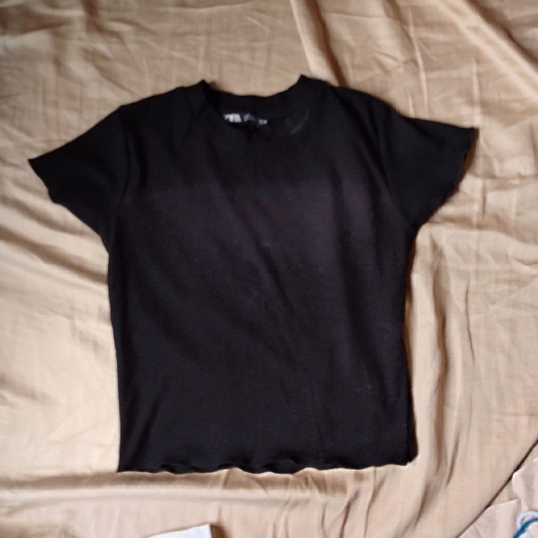 Preloved ZARA Cropped Polo Shirt Top Bundle (Category: Blouses) located in Manila. Submitted by dalgicheetos (Listing ID 1346697069, Image 3). Description: fits XS-S ₱70 if you wanna buy 1 piece only..