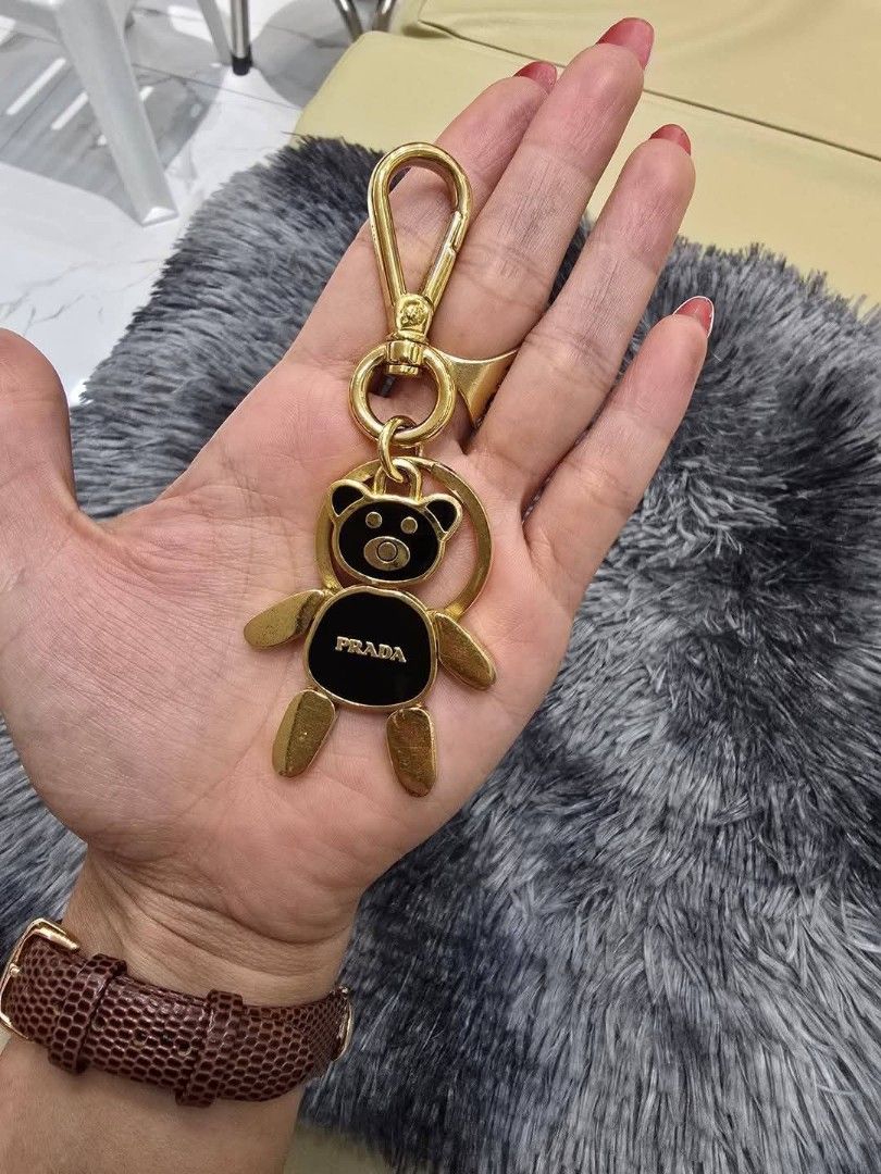 😱rare legit💯 PRADA bag charm (Category: Luxury Accessories) located in General Santos City (Dadiangas). Submitted by braverabbit.67 (Listing ID 1346734309, Image 3). Description: cute!😻✨ Prada rare bag charm 💯Legit/ORig😱 📌fiRST "𝘾𝙁 𝙋𝘼𝙔‼️firST 𝙎𝙀𝙍𝙑𝙀‼️.