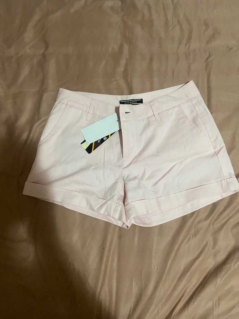 RTW - baby pink shorts (Category: Shorts) located in Cavite. Submitted by declutter_andie09 (Listing ID 1346847812, Image 1). Description: RTW - baby pink shorts size: w - 26-27 l - 11 brand new with tag bought in dubai super cute in person price is negotiable rfs: decluttering payment will be accepted in seller’s gcash sf will be shouldered by the buyer shipping via lalamove location: silang, cavite .