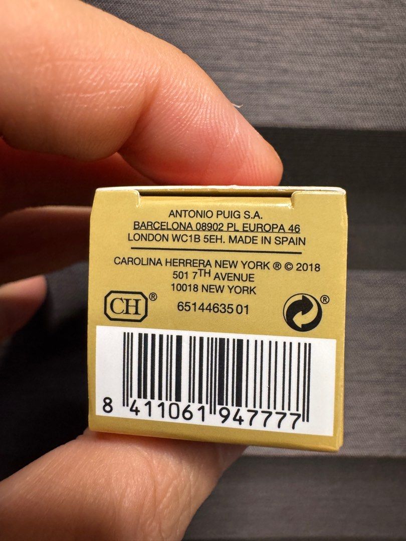 Sandal Ruby Perfume (Category: Fragrance & Deodorants) located in Shah Alam. Submitted by techydad (Listing ID 1346841286, Image 2). Description: Travel size. .