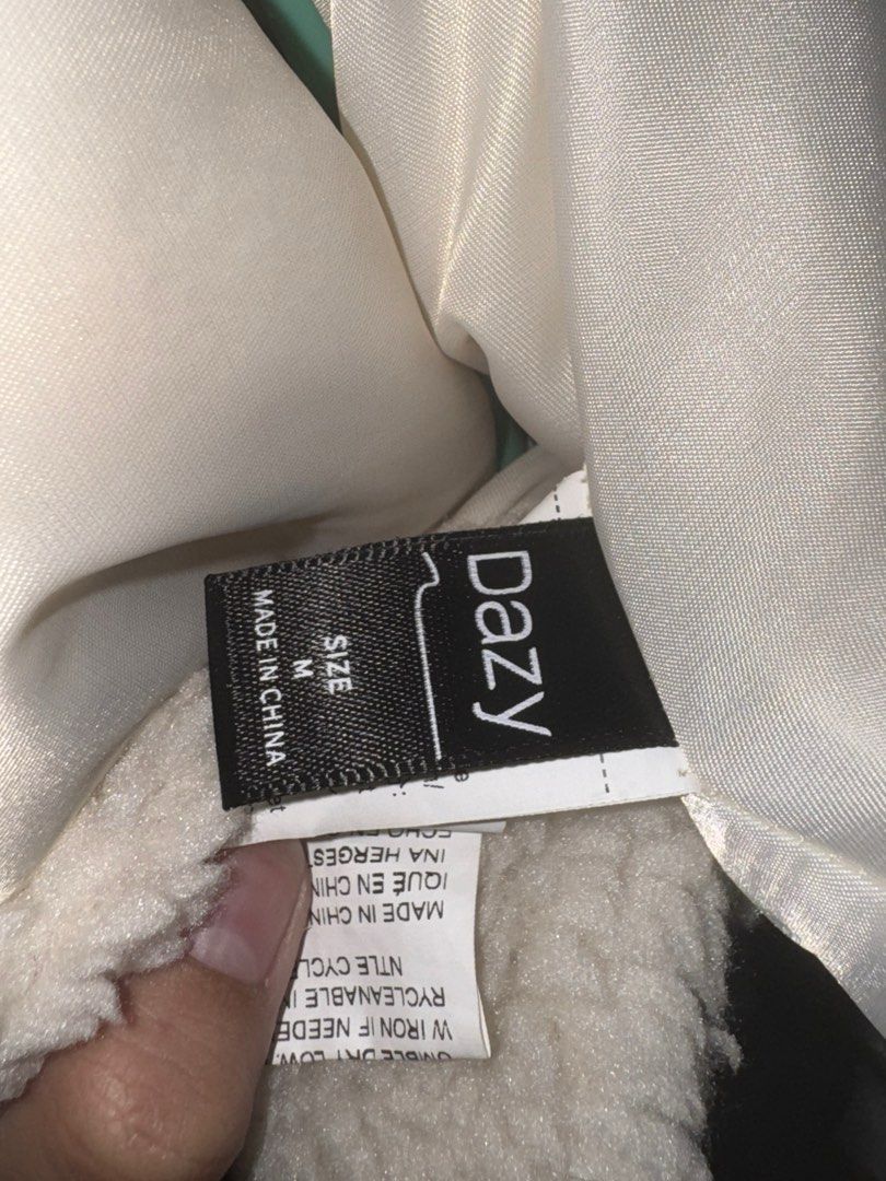 Shein Dazy Teddy Jacket (Category: Coats, Jackets and Outerwear) located in Pasig City. Submitted by ccc.declutter (Listing ID 1311151098, Image 2). Description: Used once in amusement park Send me your best offer .