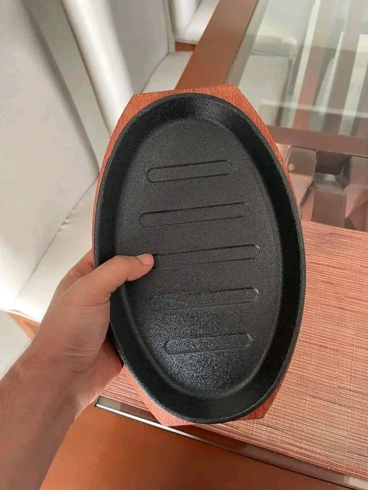 Sizzling Plate (Category: Cookware & Accessories) located in Manila. Submitted by micoooy (Listing ID 1346699322, Image 1). Description: .