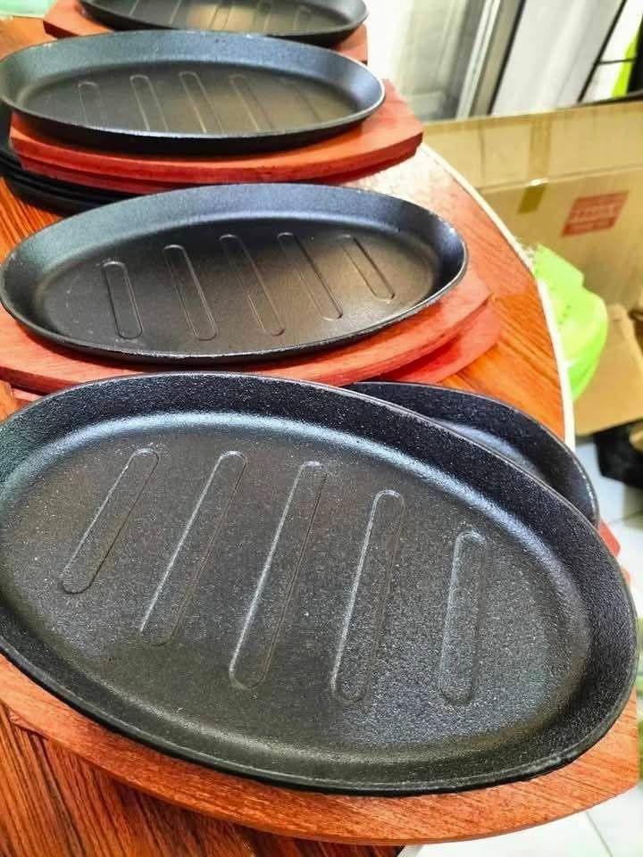 Sizzling Plate (Category: Cookware & Accessories) located in Caloocan City. Submitted by onlineshoppersph (Listing ID 1346733611, Image 2). Description: ✅100% Brand New ✅Good Quality Cash On Deliver - Metro Manila - Delivery Fee/Handling Fee shouldered by BUYERS - DF/HF depends on BUYERS Location Thank You.