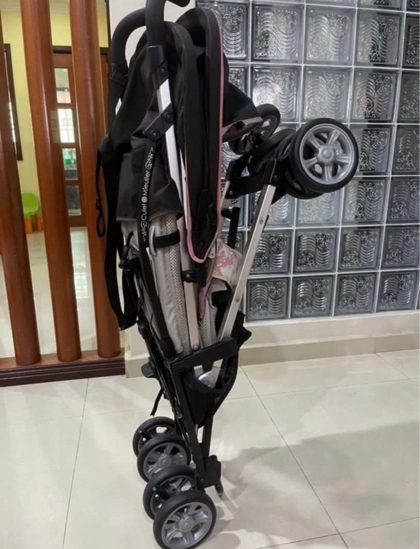 Stroller (Category: Strollers) located in Kuala Lumpur. Submitted by wlin12 (Listing ID 1346793523, Image 3). Description: Well used.