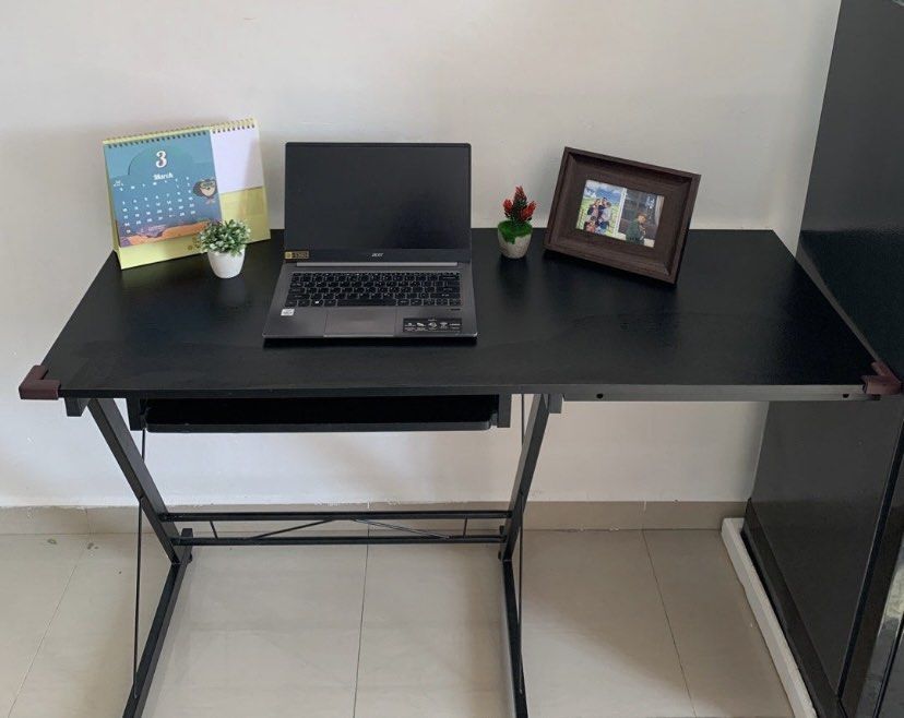 Study/work desk table (Category: Tables & Sets) located in Kuala Lumpur. Submitted by 211025 (Listing ID 1346679684, Image 1). Description: Fast sale because I wanna declutter things I rarely use. Free shipping area Gombak. I can help deliver it to ur home with my own car if it is convenient for you. But if you want safer delivery option you can book lalamove..