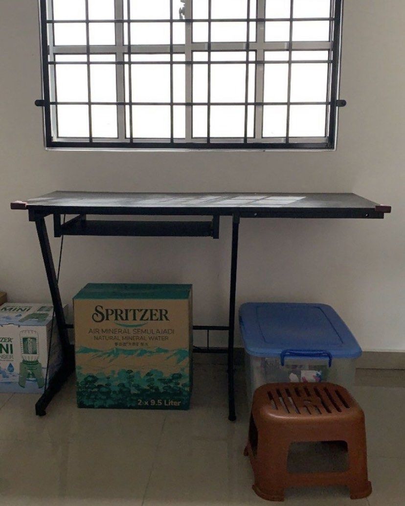 Study/work desk table (Category: Tables & Sets) located in Kuala Lumpur. Submitted by 211025 (Listing ID 1346679684, Image 2). Description: Fast sale because I wanna declutter things I rarely use. Free shipping area Gombak. I can help deliver it to ur home with my own car if it is convenient for you. But if you want safer delivery option you can book lalamove..