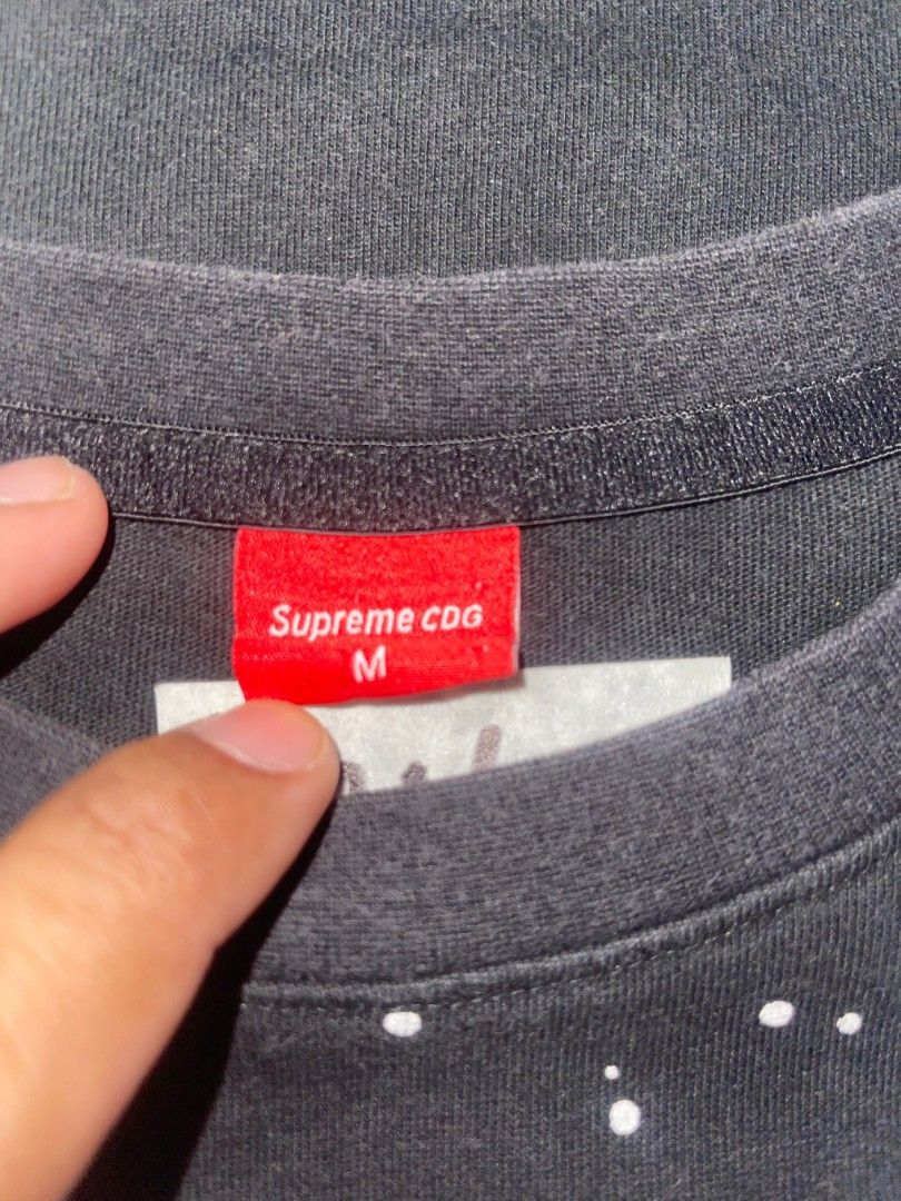 Supreme x CDG (Category: Tshirts & Polo Shirts ) located in General Santos City (Dadiangas). Submitted by byph_ (Listing ID 1346742163, Image 2). Description: ‼️NEGOTIABLE ‼️ Supreme x CDG collab (off) Size Medium 20x27 dimensions issue: hairline crackprints.