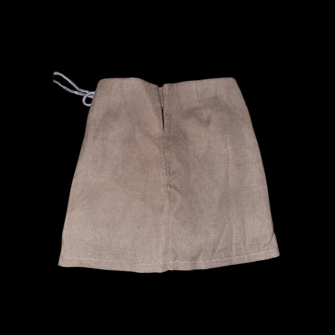 thrifted velvet tie mini skort (Category: Skirts) located in Manila. Submitted by declutterbyaira (Listing ID 1346782359, Image 3). Description: - fits petite girlies 📍sampaloc mop: gcash | bdo mop: lalamove | grab.
