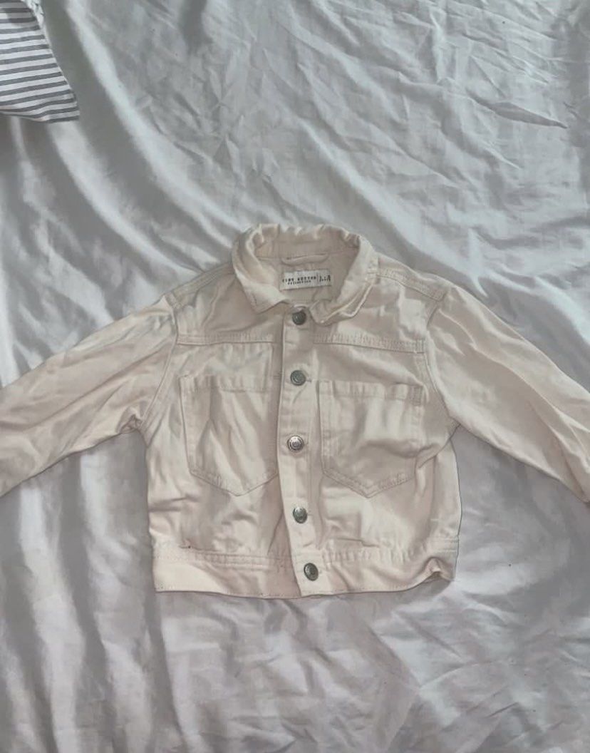 Tiny Button Beige Jacket (1-2years) (Category: Babies & Kids Fashion) located in Batu Caves. Submitted by heroinefiza (Listing ID 1346868310, Image 2). Description: .