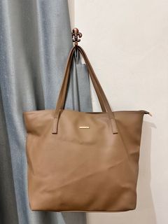 (Kategori: ) berada di . Dikirim oleh declutterbyrum (ID iklan 1346814945, Gambar 1). Deskripsi: .