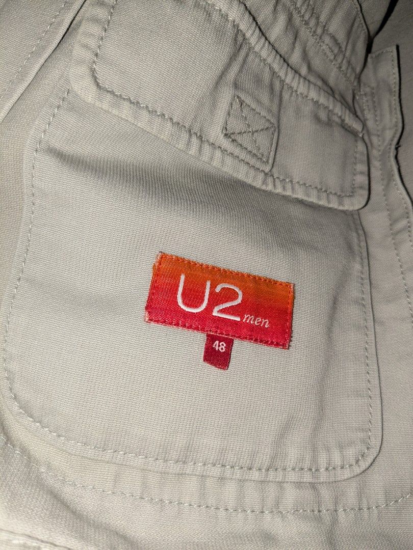 U2 Essential Light Gray Suit Coat Jacket (Category: Coats, Jackets and Outerwear) located in Bacoor. Submitted by bashky (Listing ID 1346825437, Image 3). Description: Thick Fabric. Rugged & Casual Length: 31in Width: 20in Shoulders: 17in Sleeves: 24.5in.