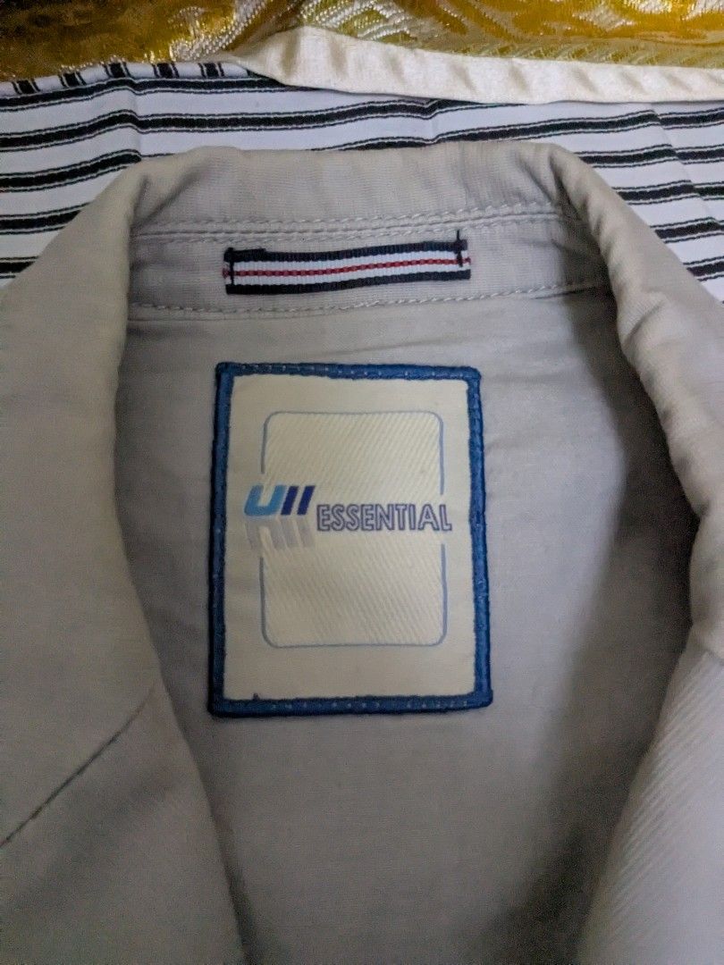 U2 Essential Light Gray Suit Coat Jacket (Category: Coats, Jackets and Outerwear) located in Bacoor. Submitted by bashky (Listing ID 1346825437, Image 2). Description: Thick Fabric. Rugged & Casual Length: 31in Width: 20in Shoulders: 17in Sleeves: 24.5in.