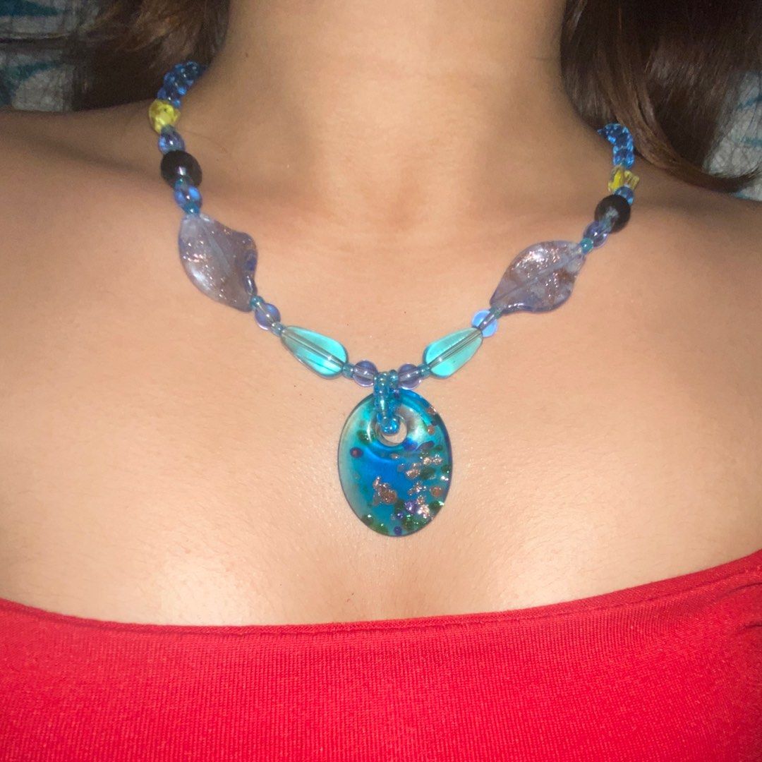 Vintage Y2K Blue Beaded Necklace (Category: Necklaces) located in Quezon City. Submitted by ch4se (Listing ID 1346827254, Image 3). Description: .
