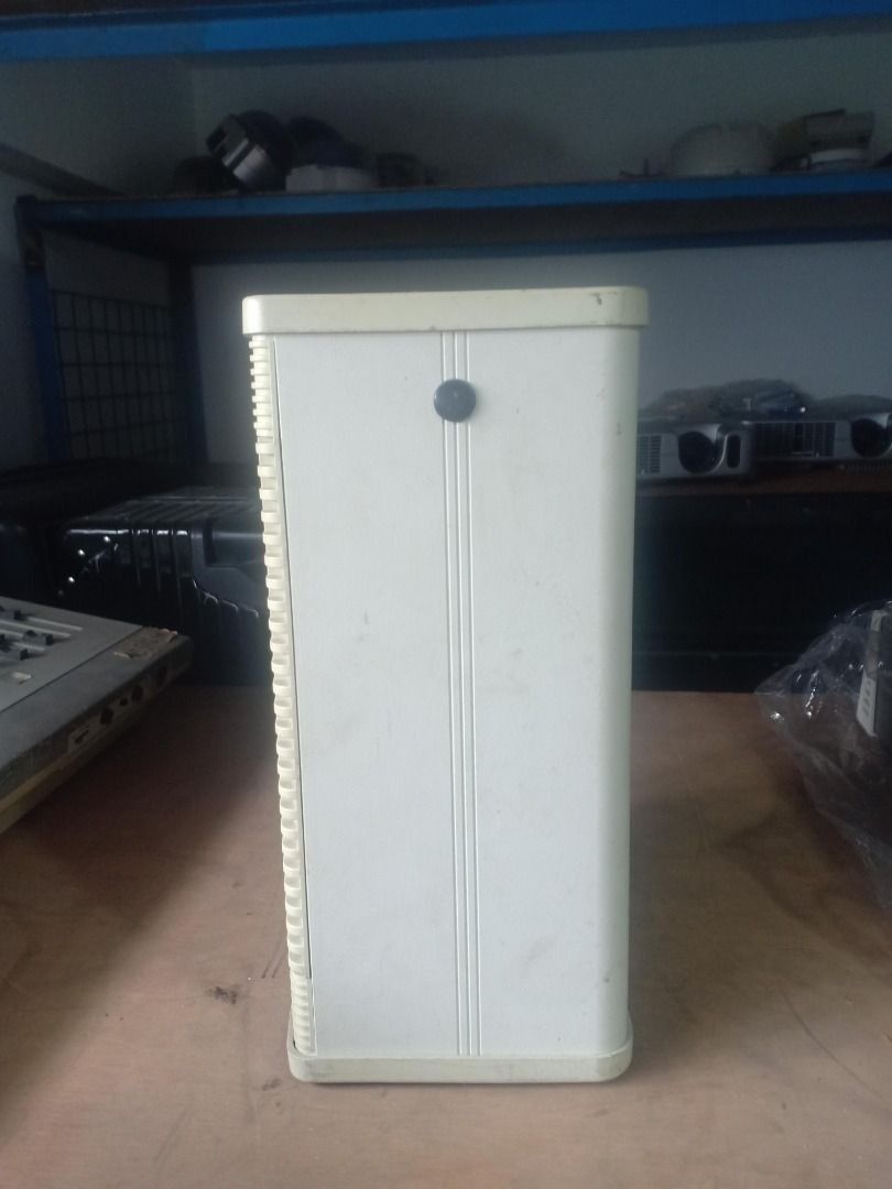 White Sanha Speaker Amplifier 200MHZ (Category: Soundbars, Speakers & Amplifiers) located in Angeles City. Submitted by aarbuilding (Listing ID 1346735433, Image 3). Description: Please Self Inspect. Sell as it is. First come, First Serve. No Warranty Qty: 2 pcs. USED Can be turn on. BUT NO further testing has been done. FOR FASTER TRANSACTION CALL/SMS ME:09065775199- look for Lina .