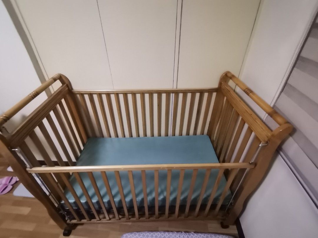 Wooden Crib with Matress (Category: Cots & Cribs) located in Manila. Submitted by meilani1214 (Listing ID 1346761229, Image 3). Description: Used Wooden Crib with Matress Pick up only in Manila area.