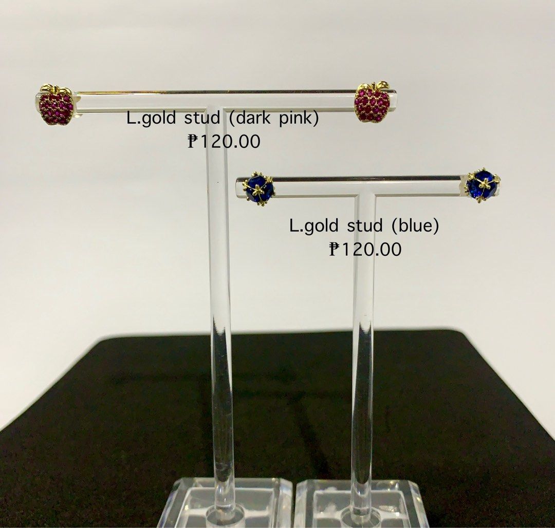 Xuping Earrings (Category: Earrings) located in Marikina City. Submitted by ismoooth (Listing ID 1346816483, Image 3). Description: Xuping fashion jewelry Not pawnable Marikina area.