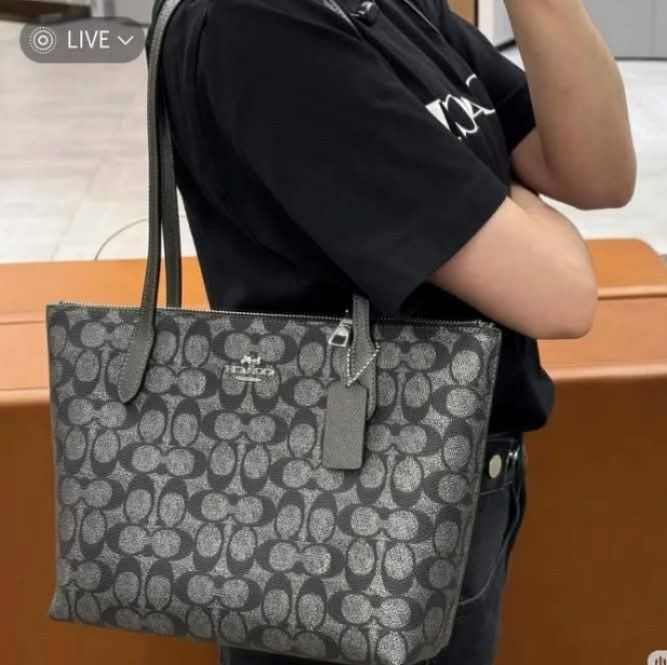 100% Authentic Coach Shoulder Small Tote Bag (Category: Luxury Bags & Wallets) located in Santa Cruz. Submitted by janelovebagswatchesshoesph (Listing ID 1346992240, Image 3). Description: with complete inclusion.