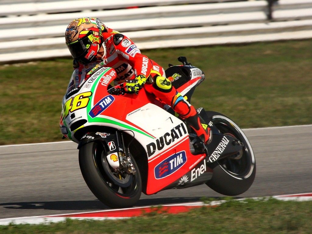 1:12 Minichamps Valentino Rossi Ducati Desmosedici GP12 No.46 MotoGP 2012 122120046 Motorbike Motorcycle 電單車 （分類：汽車模型）位於 Hong Kong。 由 hothotstore 提交（商品編號 1346982432，圖片 1）。簡介： 。