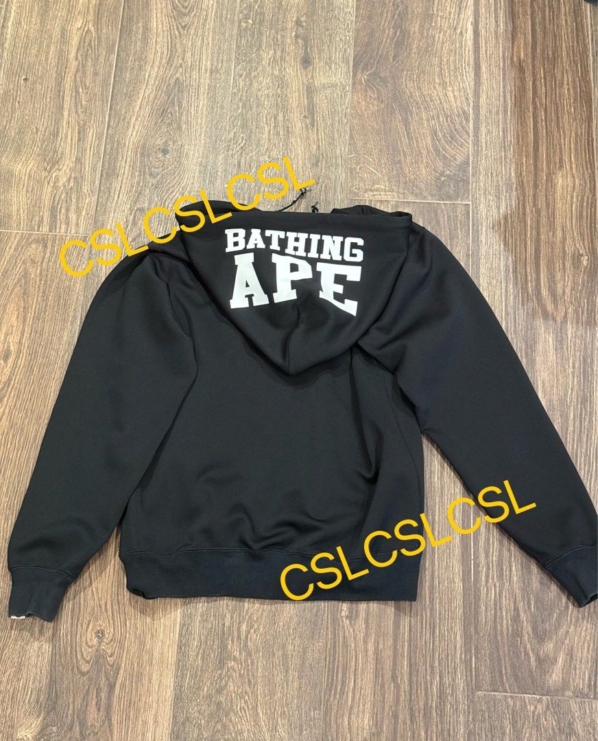 A Bathing Ape 有帽jacket （分類：外套及戶外衣服）位於 Hong Kong。 由 cslcslcslcsl 提交（商品編號 1346985893，圖片 2）。簡介： 女裝Bathing Ape 黑色有帽拉鍊外套 Size : Free 100%Real 80%New 購自專門店。