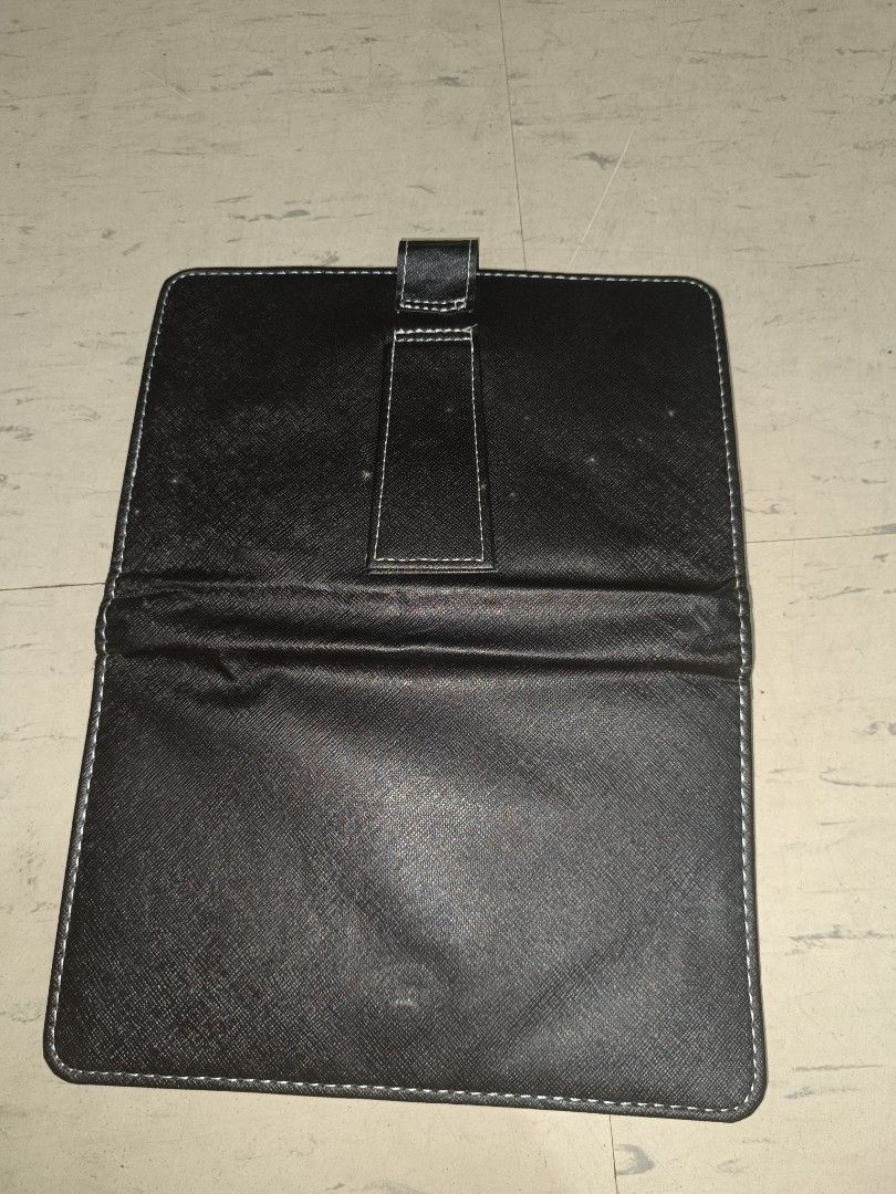 Android Phone Tablet keyboard case (Category: Computer Keyboard) located in Pasig City. Submitted by 989shie (Listing ID 1346898218, Image 2). Description: Android keyboard case.