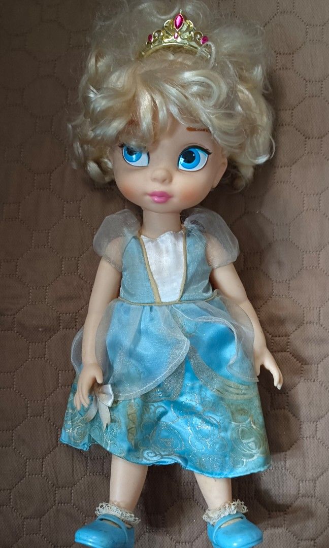 Animator Doll - Cinderella (Category: Figurines & Statues) located in Makati City. Submitted by breispreloved (Listing ID 1346894146, Image 1). Description: Cinderella flaws - dress , but will give extra dress which was purchased for P300+. dress nga lang ni Merida body is in perfect shape pa. needs cleaning mop: BPI Courier: lalamove /grab.