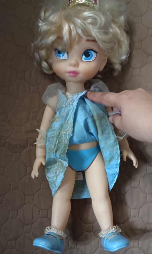 Animator Doll - Cinderella (Category: Figurines & Statues) located in Makati City. Submitted by breispreloved (Listing ID 1346894146, Image 2). Description: Cinderella flaws - dress , but will give extra dress which was purchased for P300+. dress nga lang ni Merida body is in perfect shape pa. needs cleaning mop: BPI Courier: lalamove /grab.