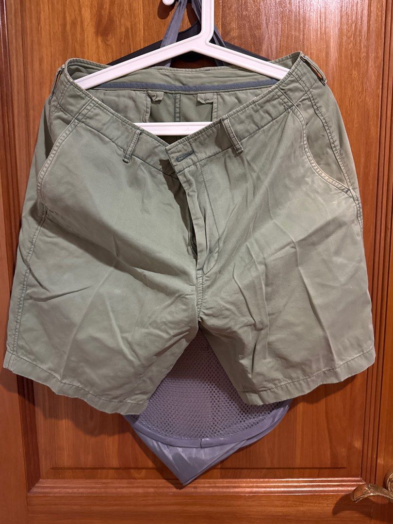 Assorted Bermudas (Category: Shorts) located in Singapore. Submitted by snolextan (Listing ID 1346977966, Image 4). Description: 1. Superdry @ $25, size L 2. Decathlon @ $20, size L 3. Uniqlo @ $20, size M 4. Uniqlo @ $15, size M 5. Uniqlo @ $20, size 34 6. Adidas @ $25, size L .
