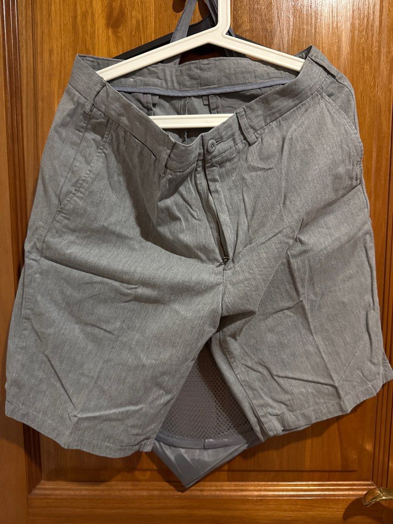 Assorted Bermudas (Category: Shorts) located in Singapore. Submitted by snolextan (Listing ID 1346977966, Image 5). Description: 1. Superdry @ $25, size L 2. Decathlon @ $20, size L 3. Uniqlo @ $20, size M 4. Uniqlo @ $15, size M 5. Uniqlo @ $20, size 34 6. Adidas @ $25, size L .