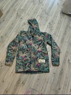 （分類：）位於 。 由 Ho_T105 提交（商品編號 1346906616，圖片 1）。簡介： 。