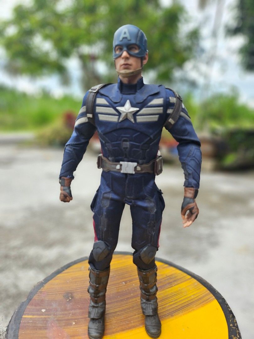 Hot Toys Captain America: The Winter Soldier – MMS243 – Set Steve Rogers 2 Figurines 1/6
