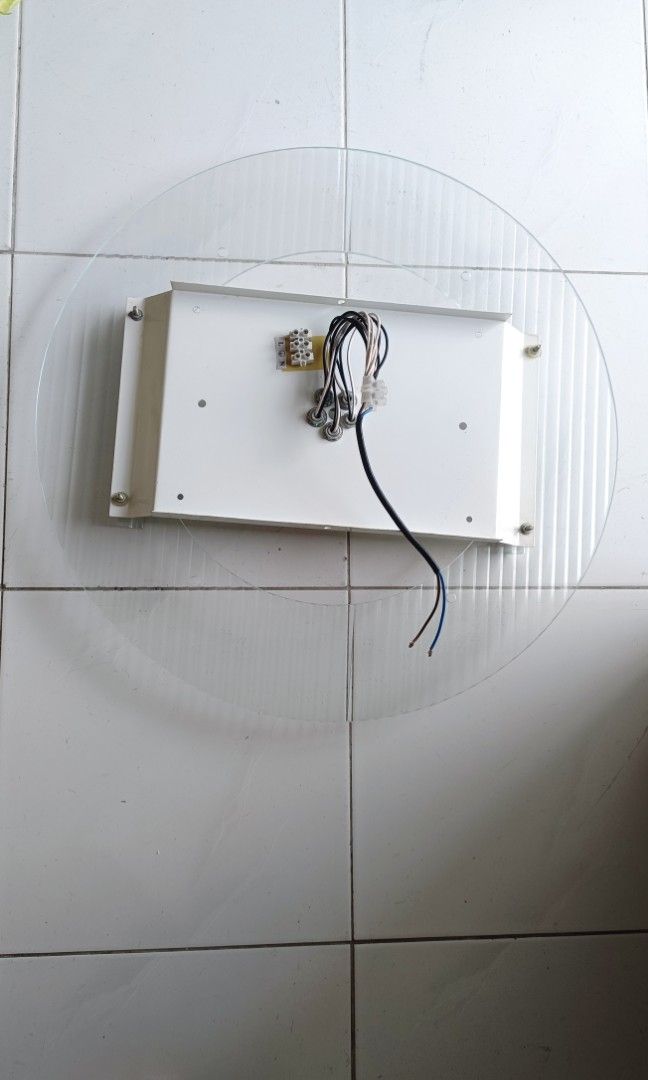Ceiling lights (Category: Lighting) located in Kuala Lumpur. Submitted by lucylove2 (Listing ID 1346938855, Image 2). Description: Frame only with holders, 51 cm diameters.