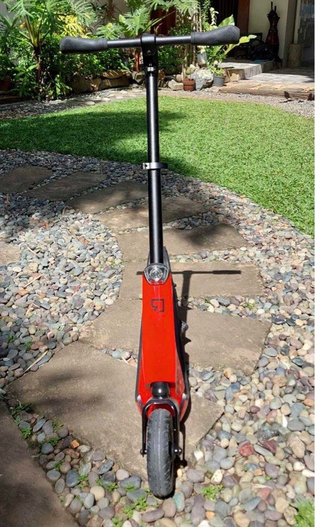 City Bug kick e-scooter (Category: Skates, Rollerblades & Scooters) located in Las Pinas. Submitted by polamars (Listing ID 1346903185, Image 2). Description: City Bug e-scooter from the US. Bought for 20,000php but selling for 10,000php. Well used around Makati but not abused - visible scratches up front but doesn’t affect performance. Comes with charger and unit, no box. Good for city use. Not as big or fast as big EKS. Interested buyers can te