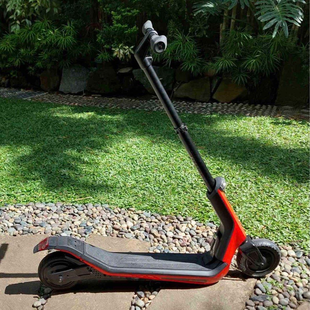 City Bug kick e-scooter (Category: Skates, Rollerblades & Scooters) located in Las Pinas. Submitted by polamars (Listing ID 1346903185, Image 1). Description: City Bug e-scooter from the US. Bought for 20,000php but selling for 10,000php. Well used around Makati but not abused - visible scratches up front but doesn’t affect performance. Comes with charger and unit, no box. Good for city use. Not as big or fast as big EKS. Interested buyers can te