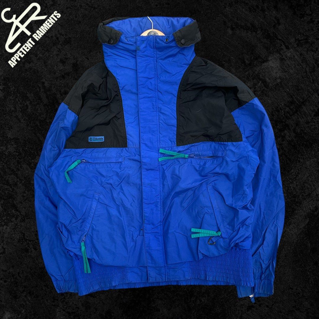 Columbia Radial Sleeve Two Tone Parka (Category: Coats, Jackets and Outerwear) located in Baguio. Submitted by appetentraiments (Listing ID 1347007500, Image 1). Description: Excellent condition Dimensions: 28”Lx24.5”Wx23.5”SL XL on tag 9/10 color rate Issue: stains and tear Note: packable hood Steamed and sanitized.