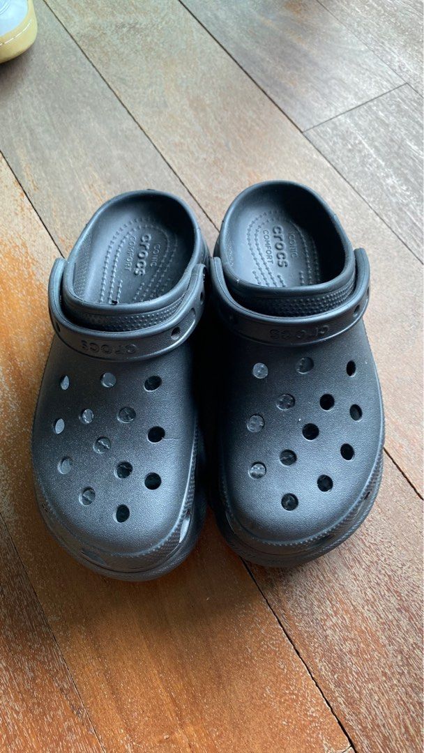Crocs (Category: Sandals) located in Kuala Lumpur. Submitted by kennethgotlogic (Listing ID 1346959813, Image 3). Description: Crocs - Black Worn once only RM150 (negotiable) .