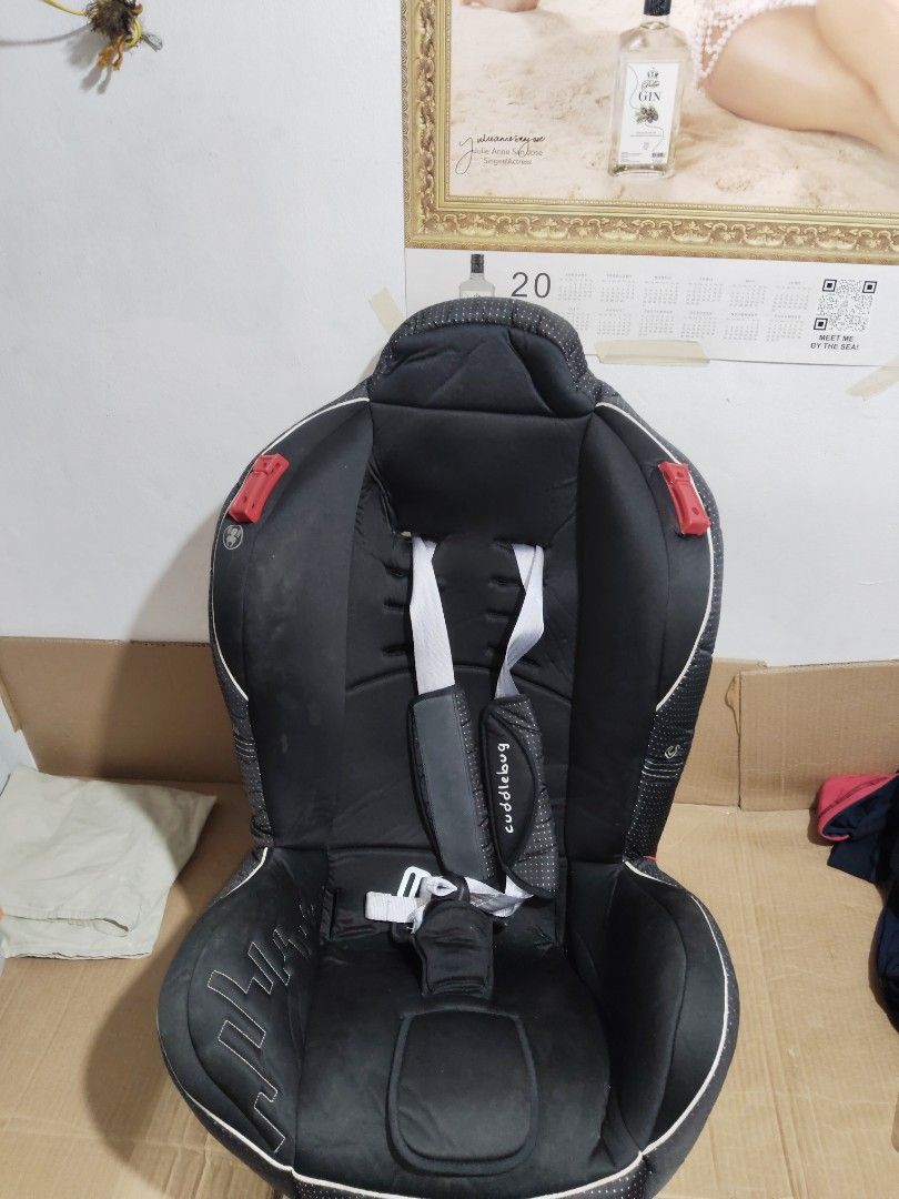 Cuddlebag car seat/booster seat (Category: Car Seats) located in Pasig City. Submitted by gamitatibapa18 (Listing ID 1346887015, Image 1). Description: second hand works well...