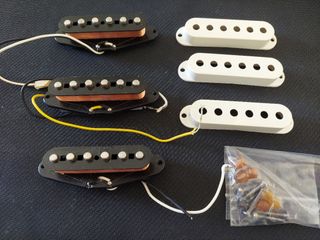 （分類：）位於 。 由 simontaktak01 提交（商品編號 1346978770，圖片 1）。簡介： 。